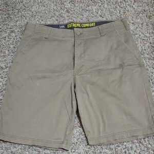 Lee Extreme Comfort Tan Flat Front Casual Shorts - Size 36W